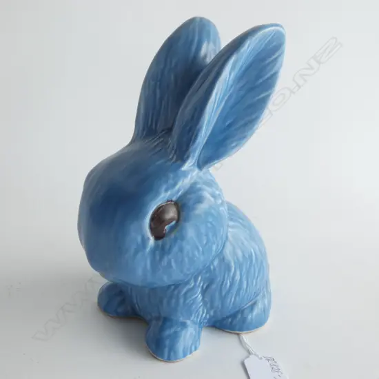A Sylvac snub nosed rabbit